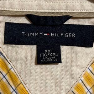 Men’s Tommy Hilfiger XXL Button Down Short Sleeve. Like new, crisp and clean.